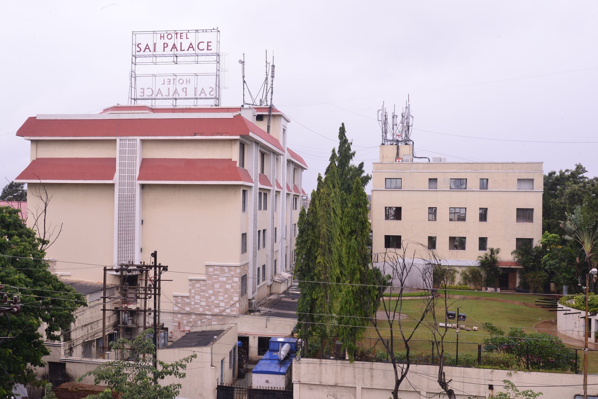 Hotel Sai Palace Нашик Екстериор снимка